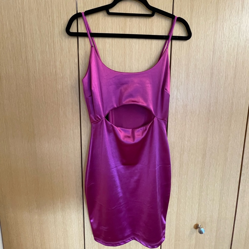Agaci Magenta “Won’t Stop Cut Out Dress”